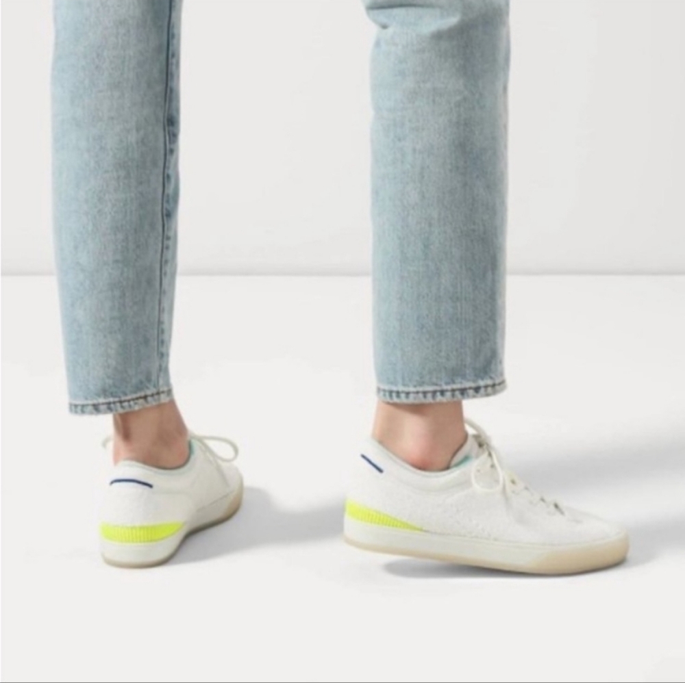 EUC Rothys White Terry Laced Sneaker size‎ 10